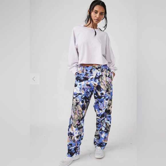 FP Movement by Free People Pants - Free People Mesmerize Me Violet Splendor Camo Cargo Pants size Medium NWT